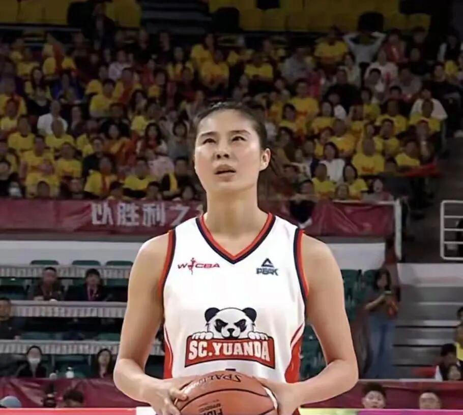 MK体育官方网站-李缘15分6篮板2助攻成为总决赛MVP 四川女篮74-65胜山西